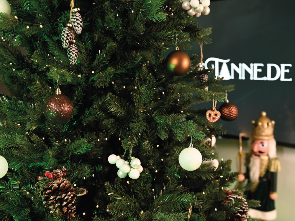 Qualität & Verarbeitung: Geschmücktes Tannenkleid fotografiert